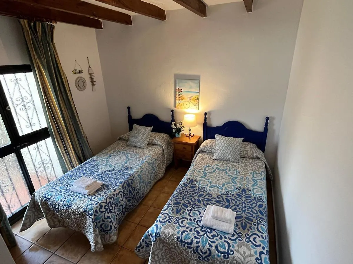Nerja Paradise Rentals - Villa Alminares location